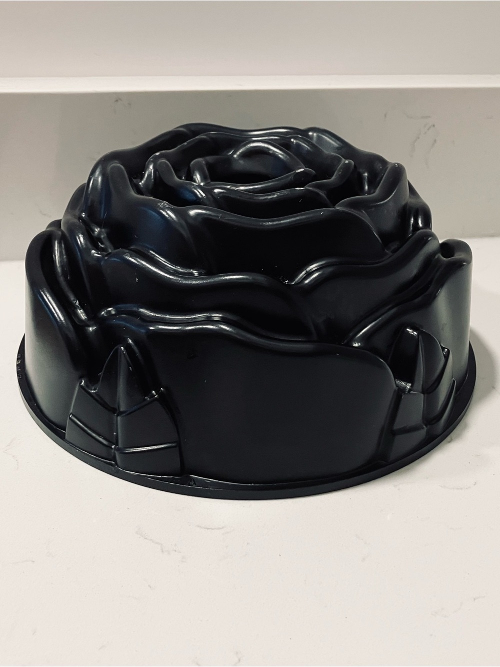 Nordic Ware Rose Bundt Pan Black 10 Cup Cast Aluminum Nonstick Made in USA